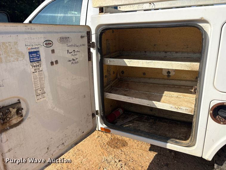 image for item ET2156 2013 Chevrolet Silverado 3500HD bucket truck