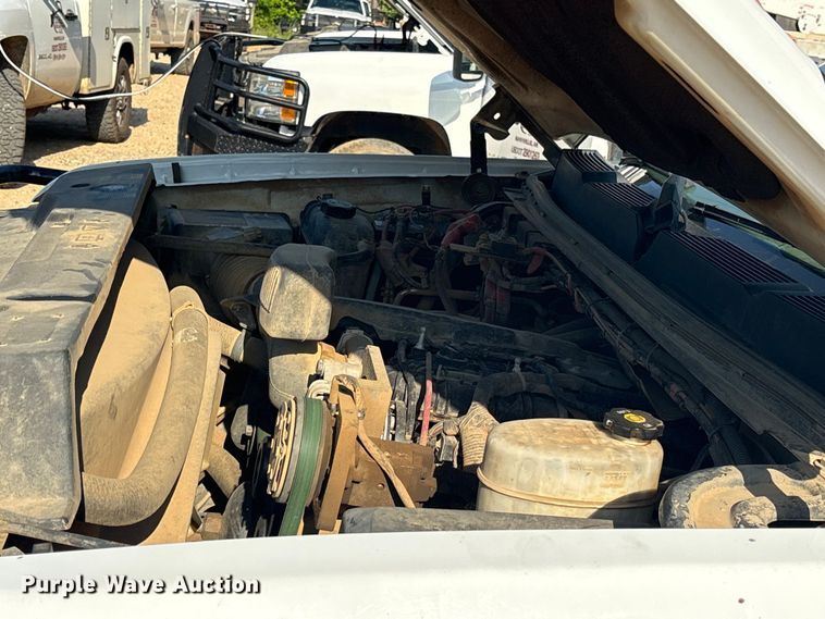 image for item ET2156 2013 Chevrolet Silverado 3500HD bucket truck