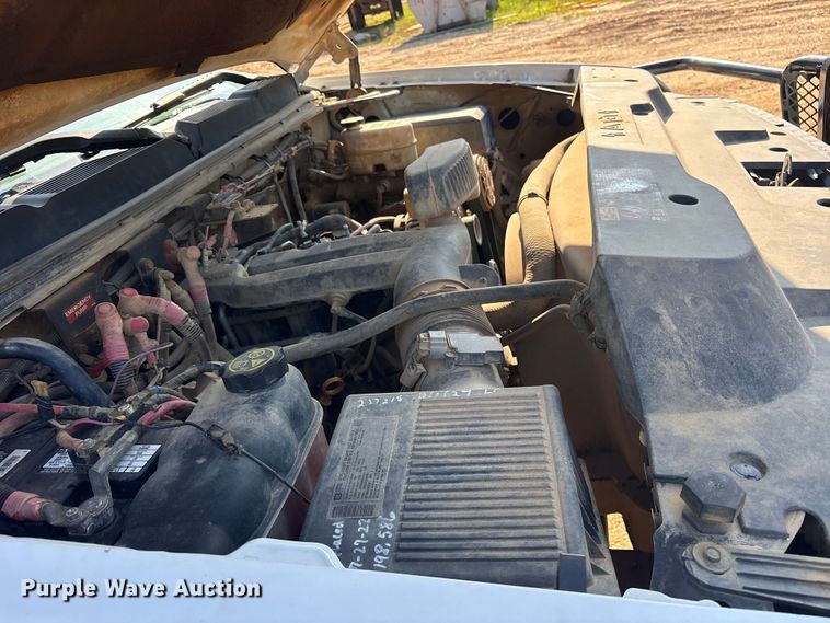 image for item ET2156 2013 Chevrolet Silverado 3500HD bucket truck