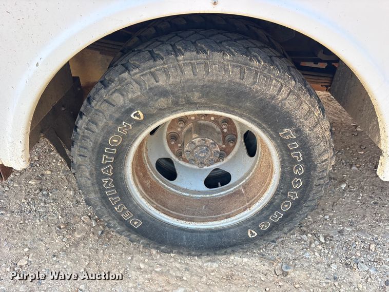 image for item ET2156 2013 Chevrolet Silverado 3500HD bucket truck