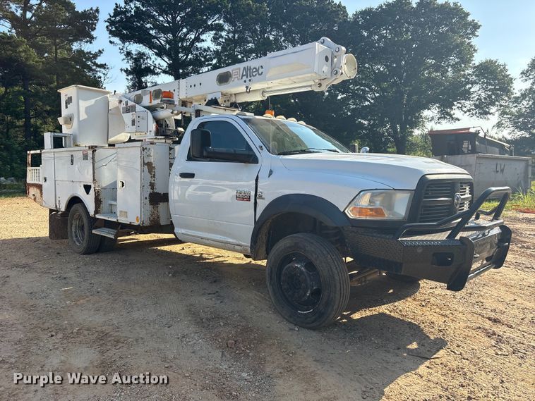 image for item ET2157 2012 Dodge Ram 5500 bucket truck