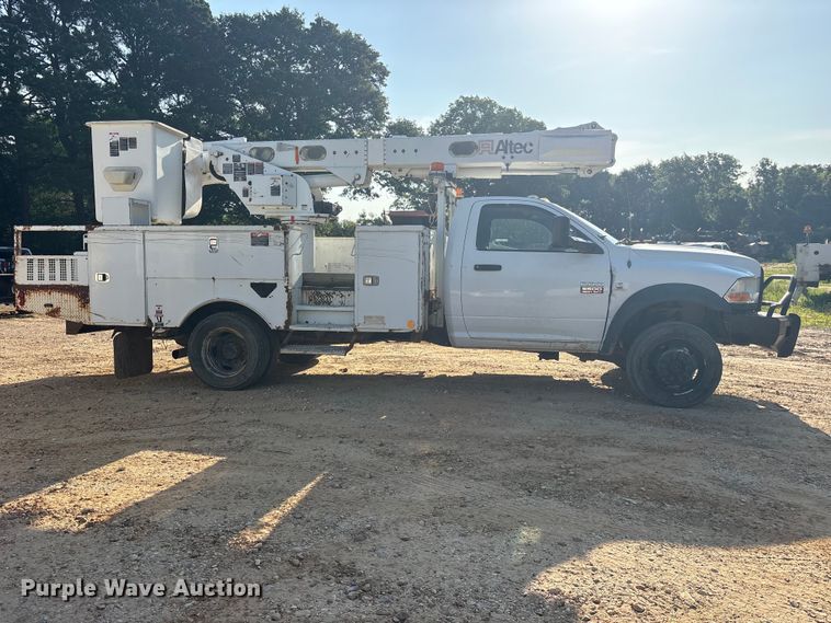 image for item ET2157 2012 Dodge Ram 5500 bucket truck