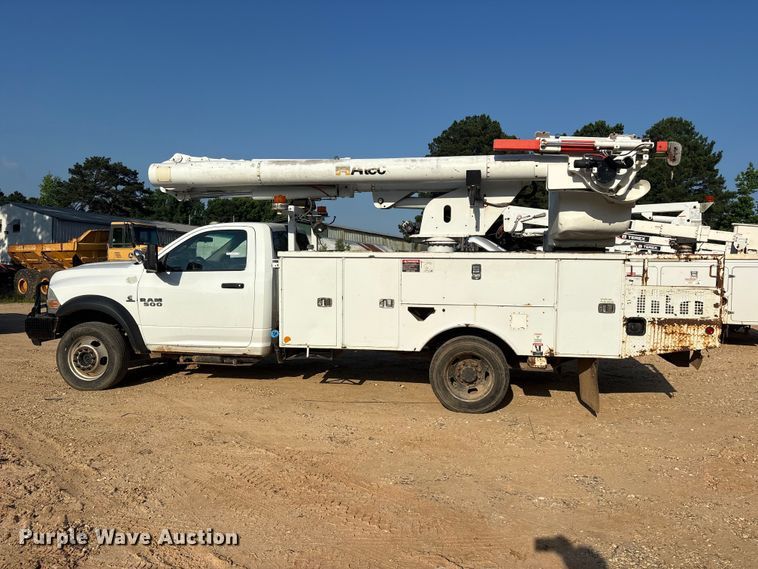 image for item ET2157 2012 Dodge Ram 5500 bucket truck