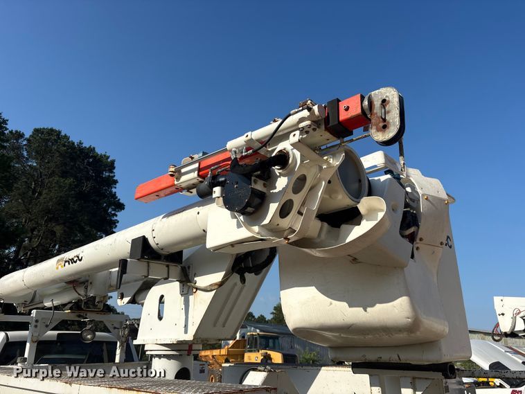 image for item ET2157 2012 Dodge Ram 5500 bucket truck