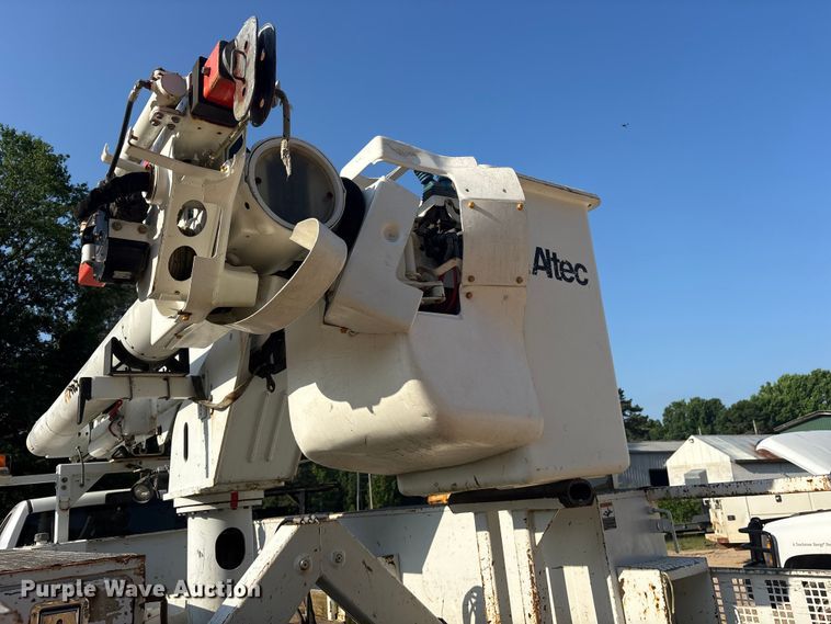 image for item ET2157 2012 Dodge Ram 5500 bucket truck