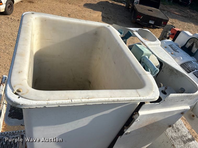image for item ET2157 2012 Dodge Ram 5500 bucket truck