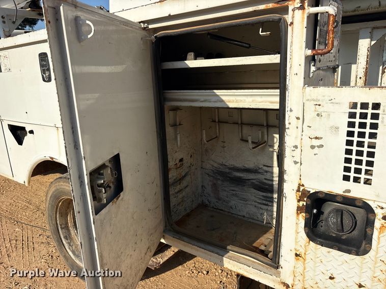 image for item ET2157 2012 Dodge Ram 5500 bucket truck