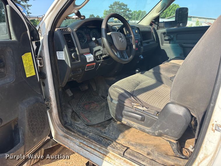 image for item ET2157 2012 Dodge Ram 5500 bucket truck