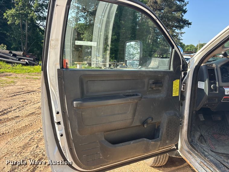 image for item ET2157 2012 Dodge Ram 5500 bucket truck