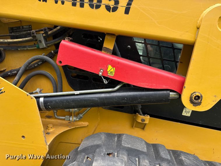 image for item ET6266 2016 Caterpillar 249D tracked skid steer loader