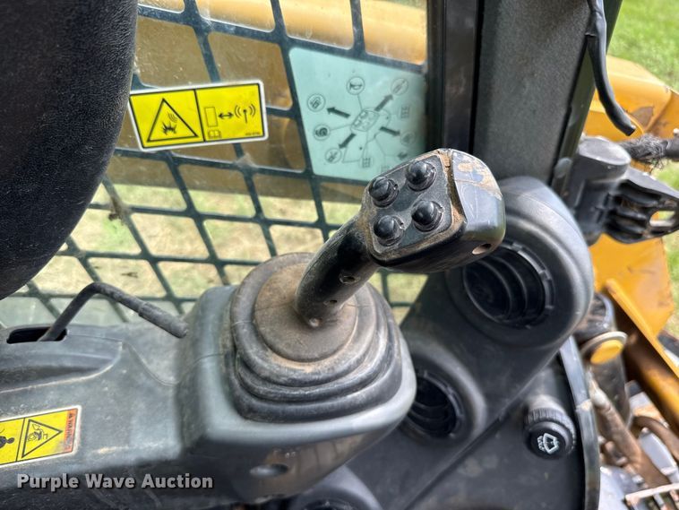image for item ET6266 2016 Caterpillar 249D tracked skid steer loader