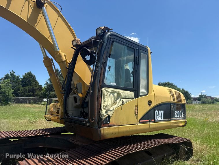 image for item ET6267 2006 Caterpillar 320CL excavator