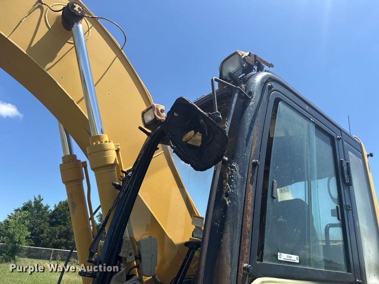 image for item ET6267 2006 Caterpillar 320CL excavator