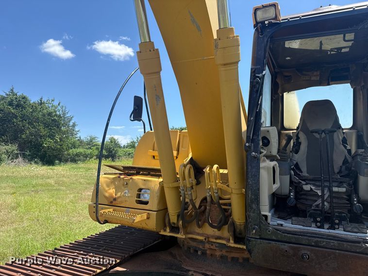 image for item ET6267 2006 Caterpillar 320CL excavator
