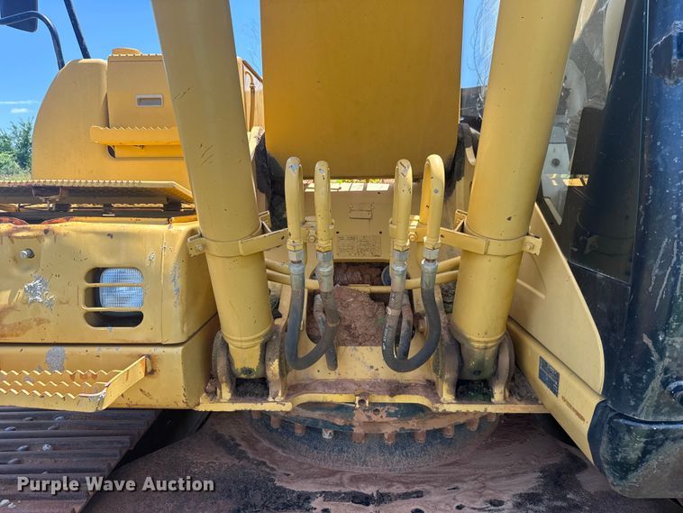 image for item ET6267 2006 Caterpillar 320CL excavator