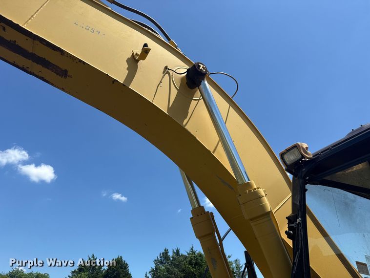 image for item ET6267 2006 Caterpillar 320CL excavator