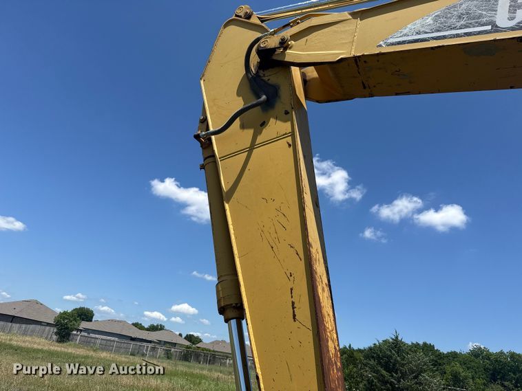 image for item ET6267 2006 Caterpillar 320CL excavator