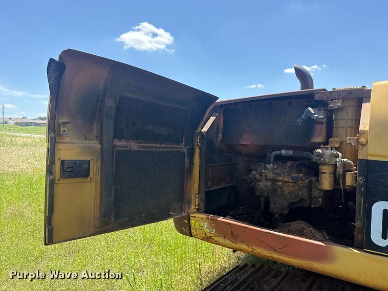 image for item ET6267 2006 Caterpillar 320CL excavator