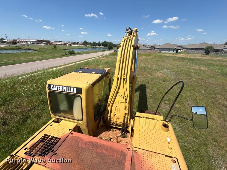 image for item ET6267 2006 Caterpillar 320CL excavator