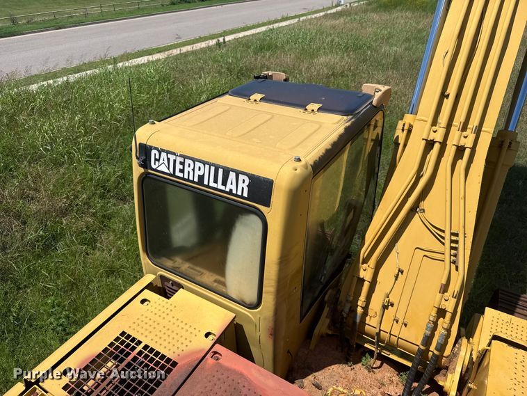 image for item ET6267 2006 Caterpillar 320CL excavator