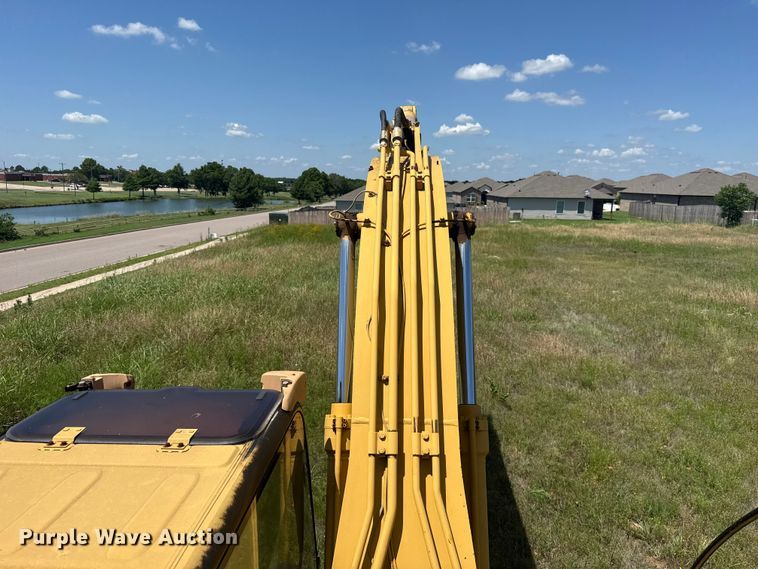 image for item ET6267 2006 Caterpillar 320CL excavator