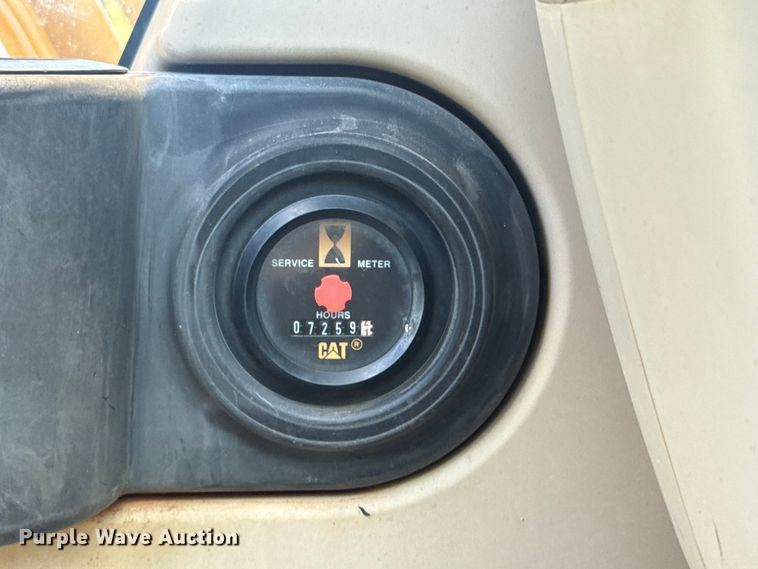 image for item ET6267 2006 Caterpillar 320CL excavator
