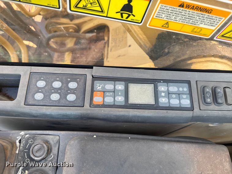 image for item ET6267 2006 Caterpillar 320CL excavator