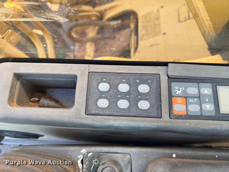 image for item ET6267 2006 Caterpillar 320CL excavator