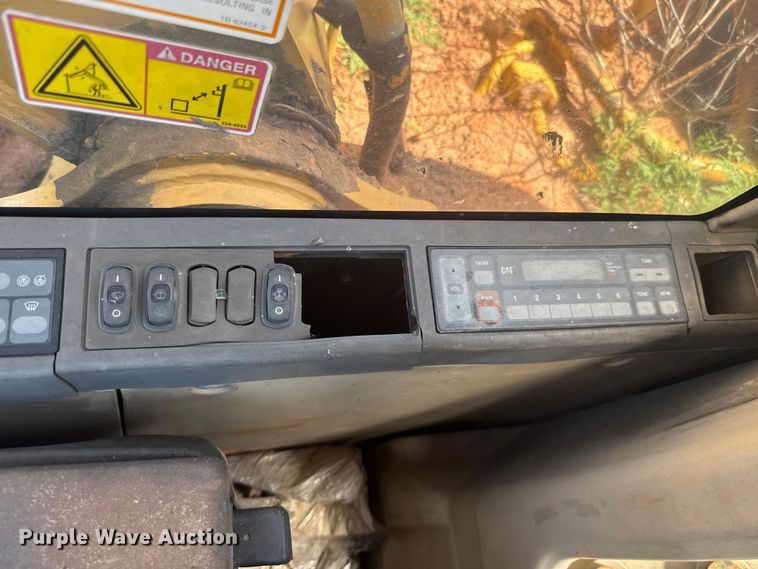 image for item ET6267 2006 Caterpillar 320CL excavator