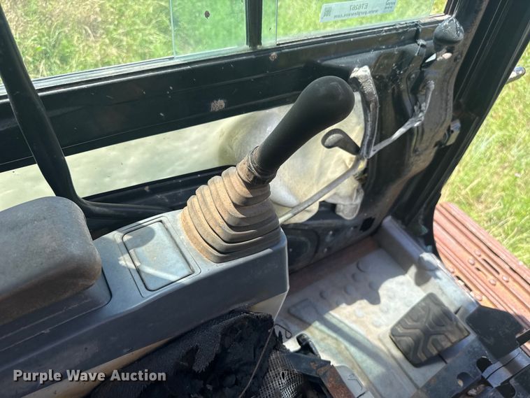 image for item ET6267 2006 Caterpillar 320CL excavator