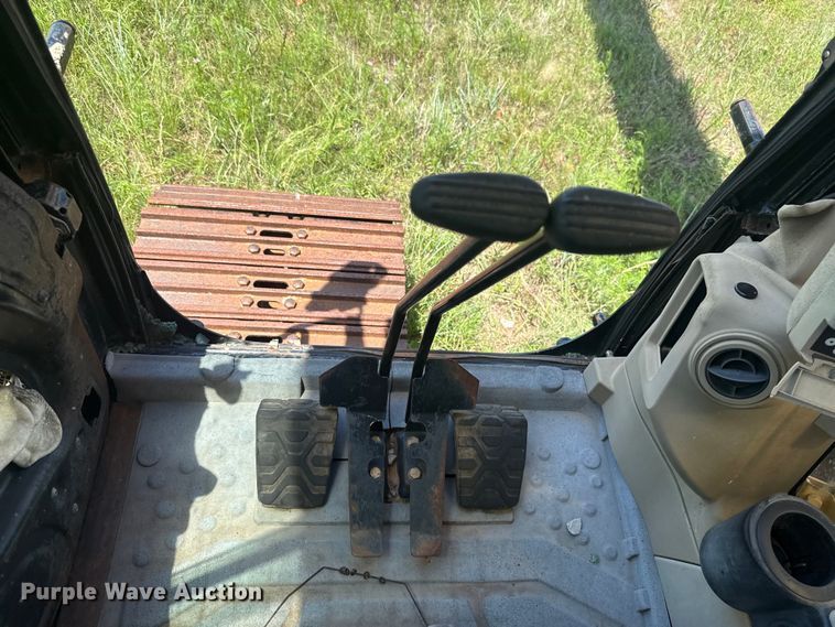 image for item ET6267 2006 Caterpillar 320CL excavator