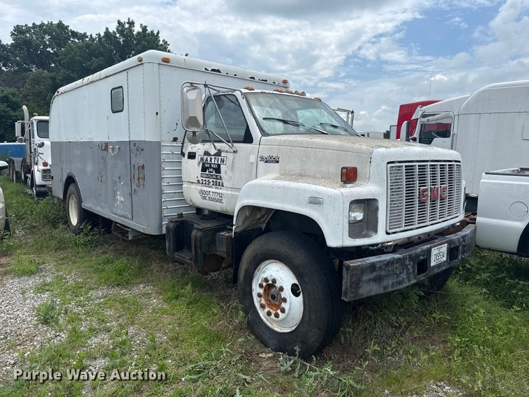 image for item ET6283 1992 GMC C6500 Top Kick winch truck