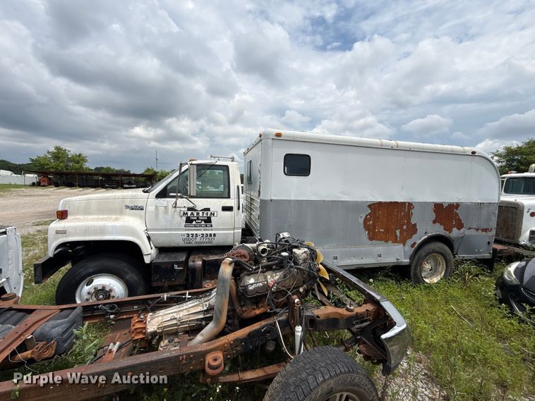 image for item ET6283 1992 GMC C6500 Top Kick winch truck