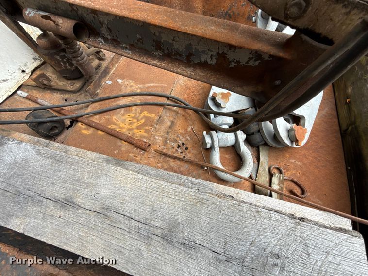 image for item ET6283 1992 GMC C6500 Top Kick winch truck