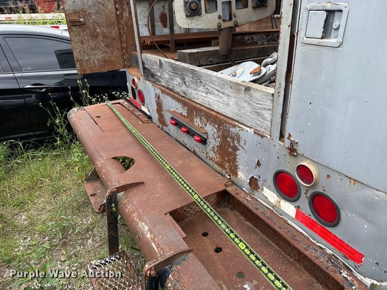 image for item ET6283 1992 GMC C6500 Top Kick winch truck