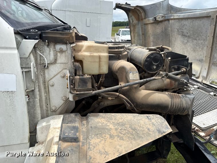 image for item ET6283 1992 GMC C6500 Top Kick winch truck