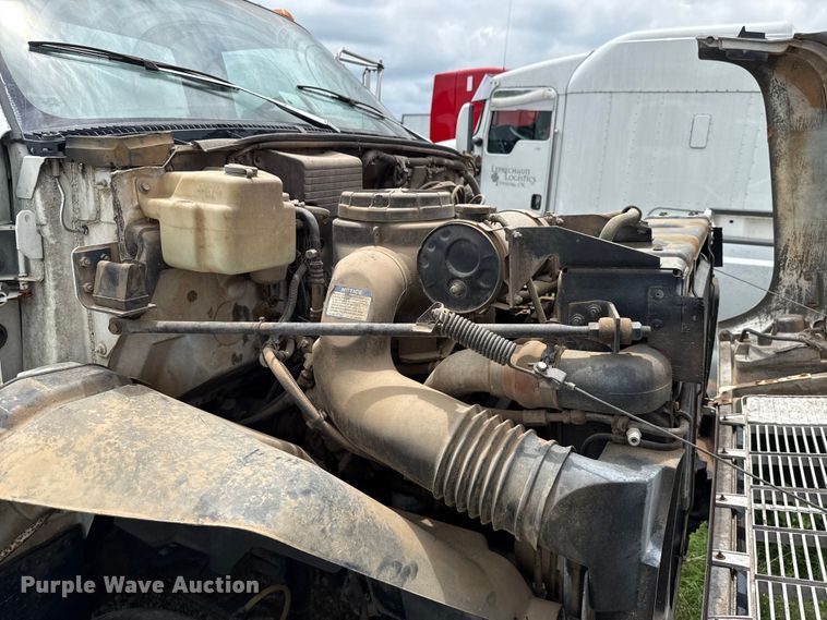 image for item ET6283 1992 GMC C6500 Top Kick winch truck