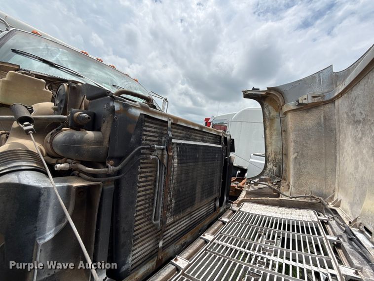 image for item ET6283 1992 GMC C6500 Top Kick winch truck