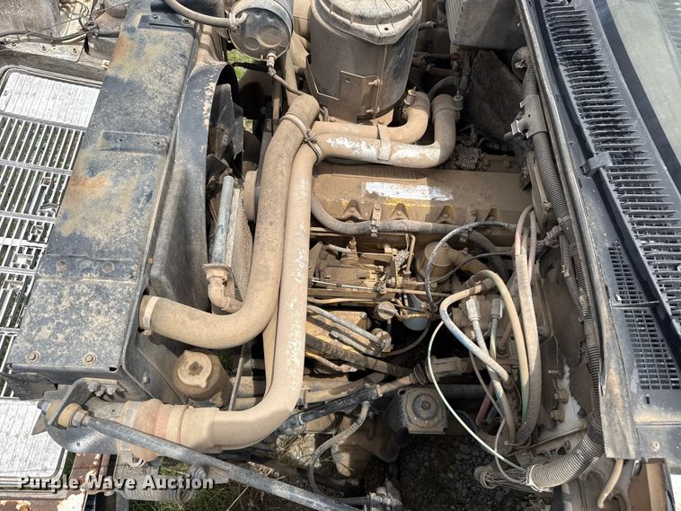 image for item ET6283 1992 GMC C6500 Top Kick winch truck