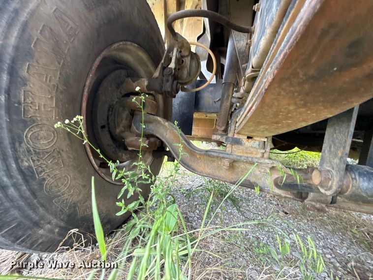 image for item ET6283 1992 GMC C6500 Top Kick winch truck