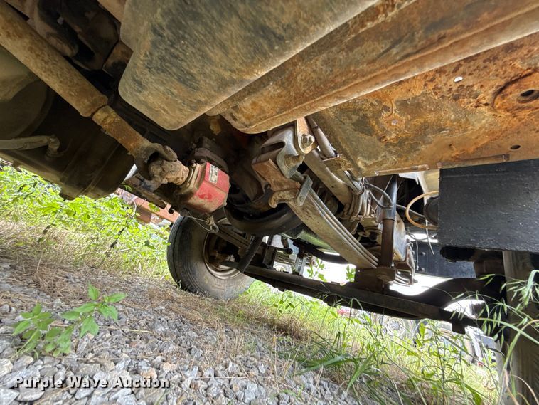image for item ET6283 1992 GMC C6500 Top Kick winch truck