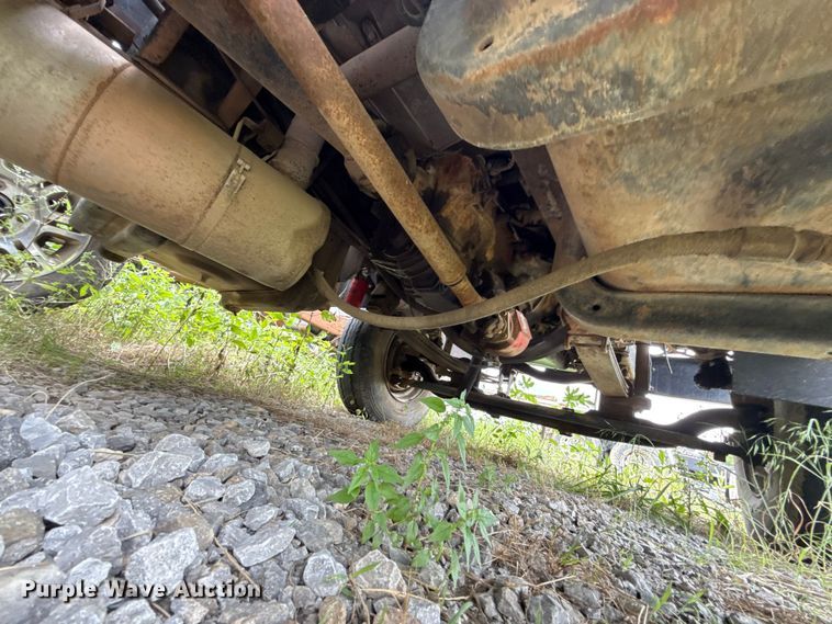 image for item ET6283 1992 GMC C6500 Top Kick winch truck
