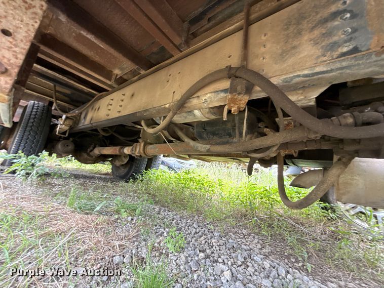 image for item ET6283 1992 GMC C6500 Top Kick winch truck