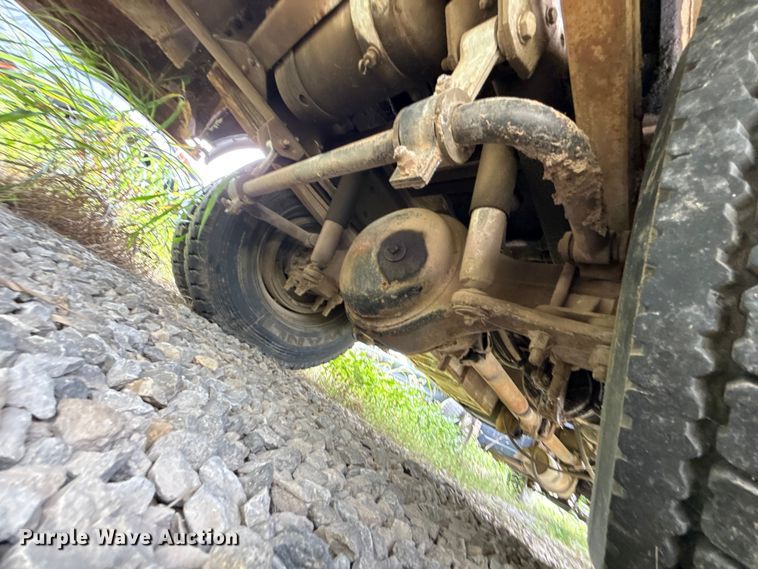 image for item ET6283 1992 GMC C6500 Top Kick winch truck