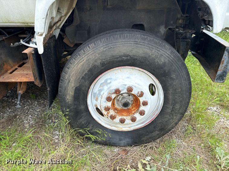 image for item ET6283 1992 GMC C6500 Top Kick winch truck