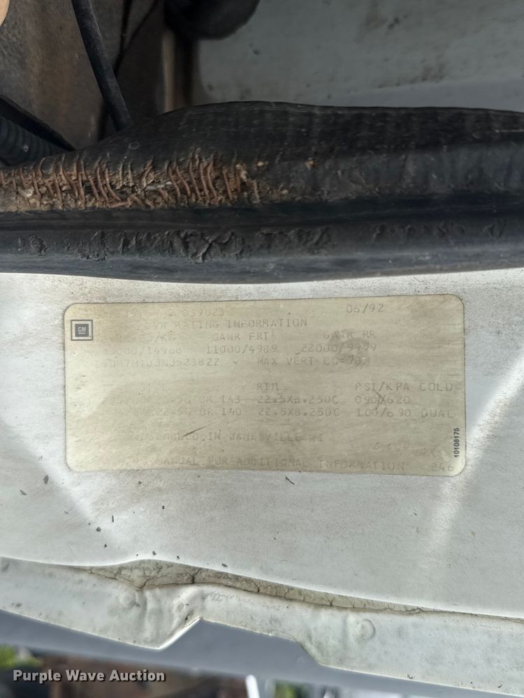 image for item ET6283 1992 GMC C6500 Top Kick winch truck