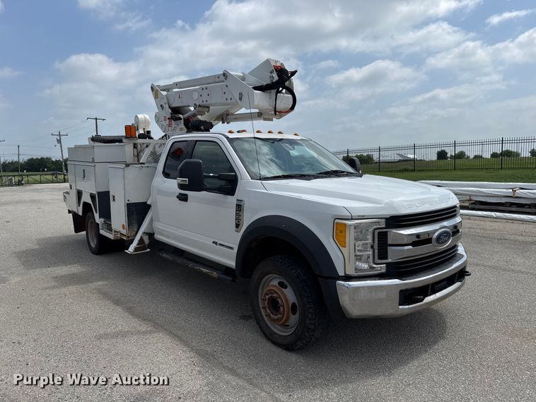 image for item ET6304 2017 Ford F550 Ext. Cab bucket truck