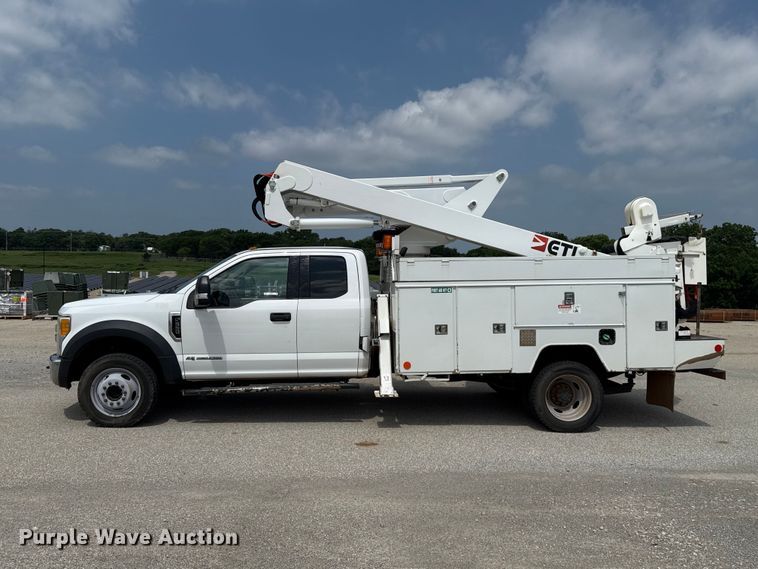 image for item ET6304 2017 Ford F550 Ext. Cab bucket truck