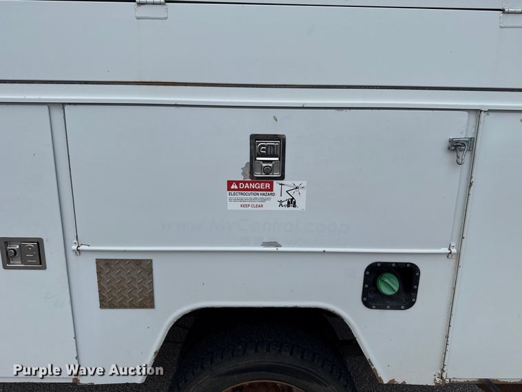 image for item ET6304 2017 Ford F550 Ext. Cab bucket truck