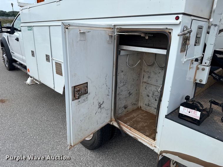 image for item ET6304 2017 Ford F550 Ext. Cab bucket truck